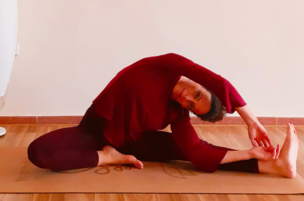 yogaMezzora2 Práctica Matinal: Activa tu Cuerpo, Calma tu Mente